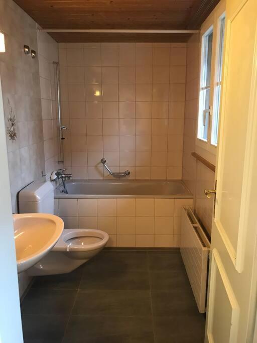 Simple Flat 72 M2 In The Centre Of Burgdorf With Private Parking Apartment Bagian luar foto
